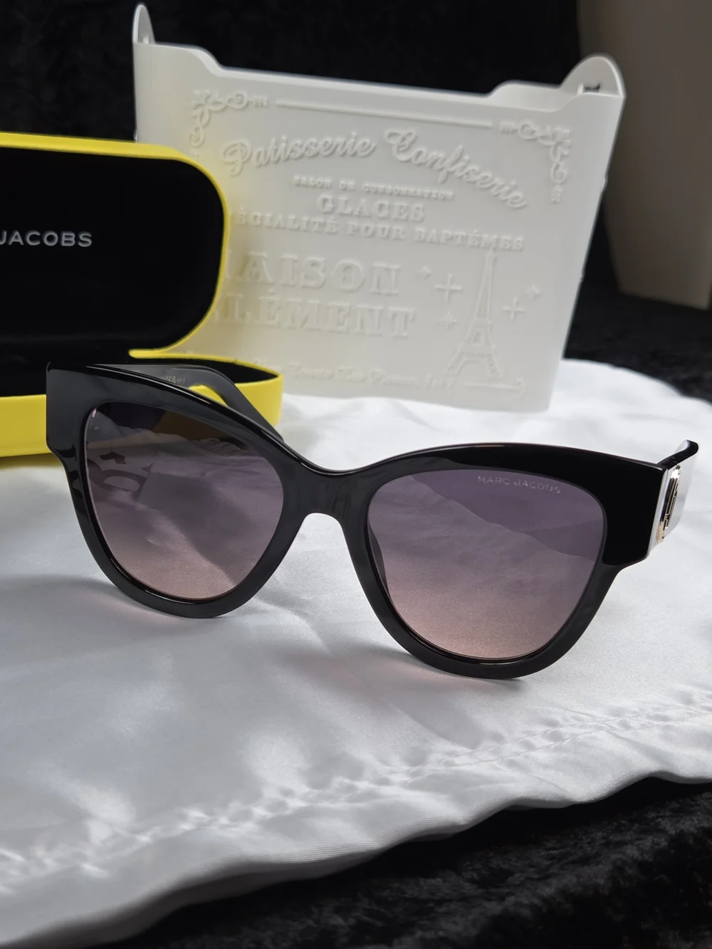 Marc Jacobs Black Cat-Eye Sunglasses with Gold Logo New